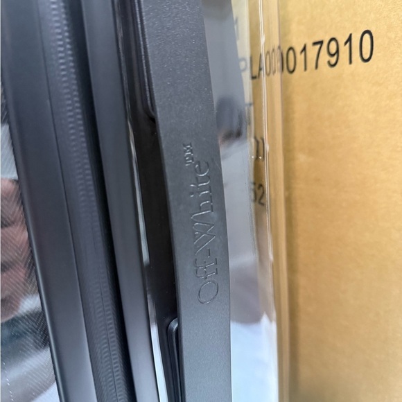 Off-White Clear Trolley carry on - w/stickers Brand New! - Picture 7 of 16